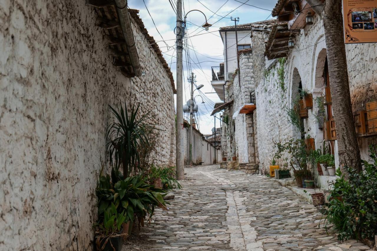 Hotel Gorica - Unesco Quarter Berat Buitenkant foto