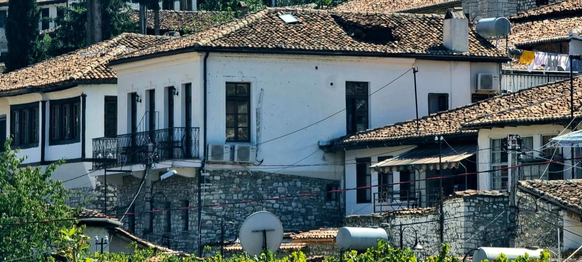 Hotel Gorica - Unesco Quarter Berat Buitenkant foto