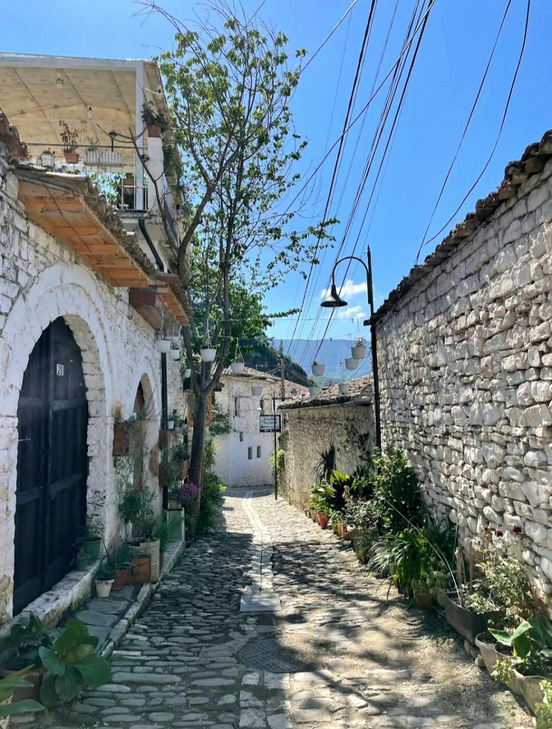 Hotel Gorica - Unesco Quarter Berat Buitenkant foto